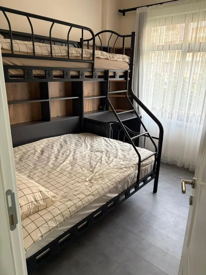 AdaSuites Spacious Family Apartment with Balcony 120 m2