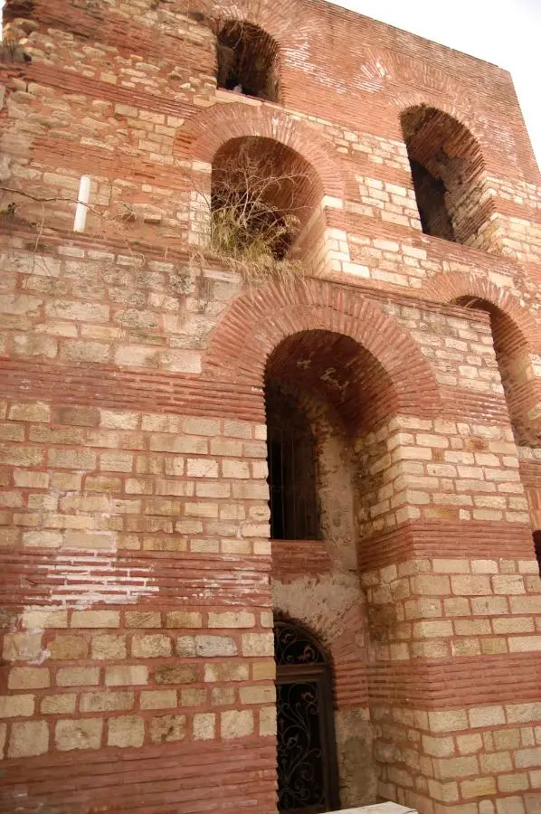 Magnaura House Hotel