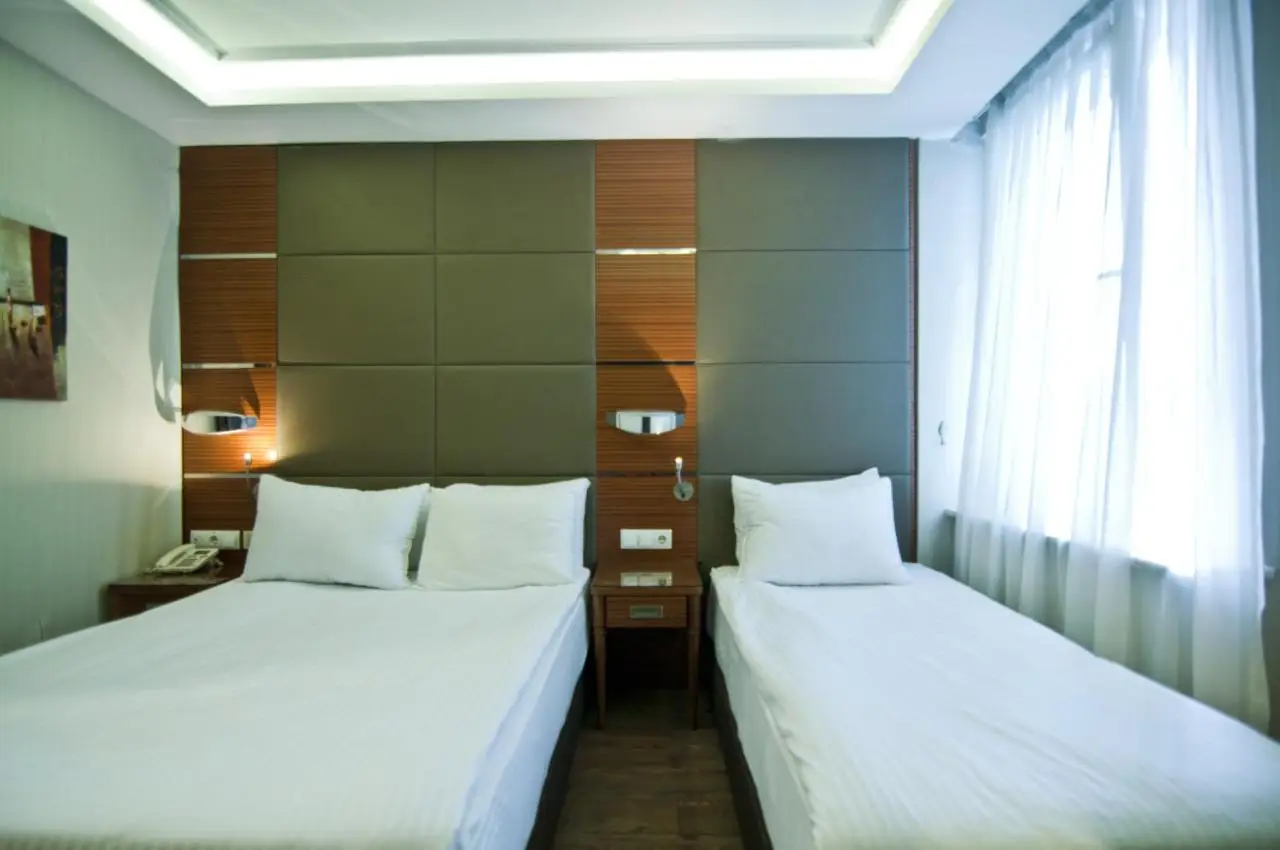 Glorious Hotel