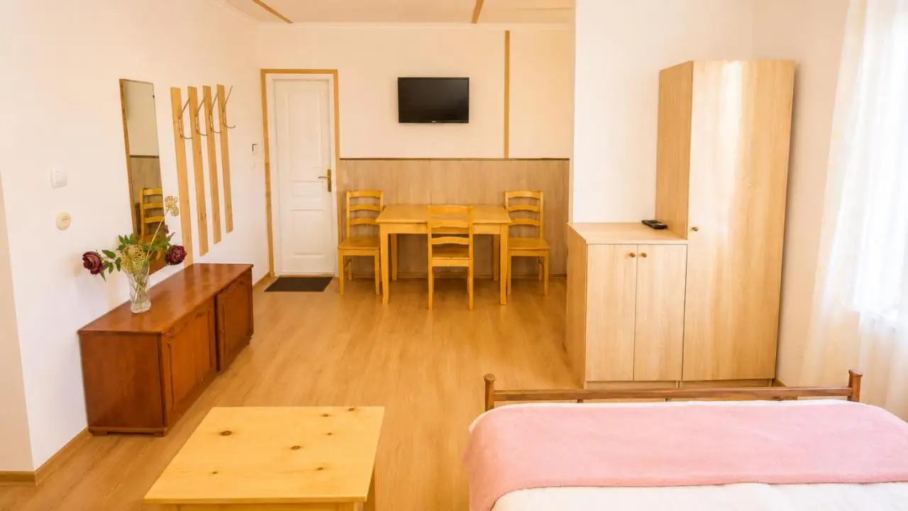 Tuz House R2