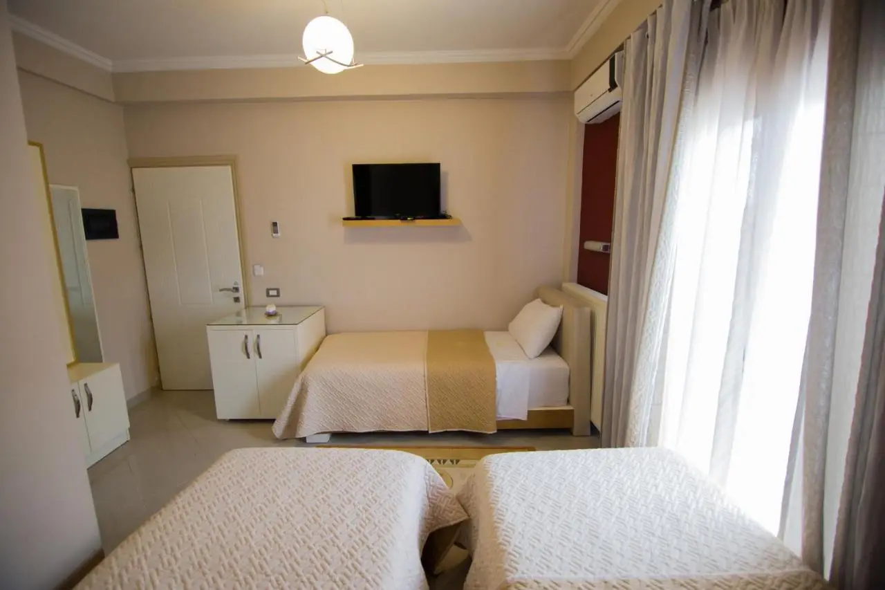 DEA Hotel 2002