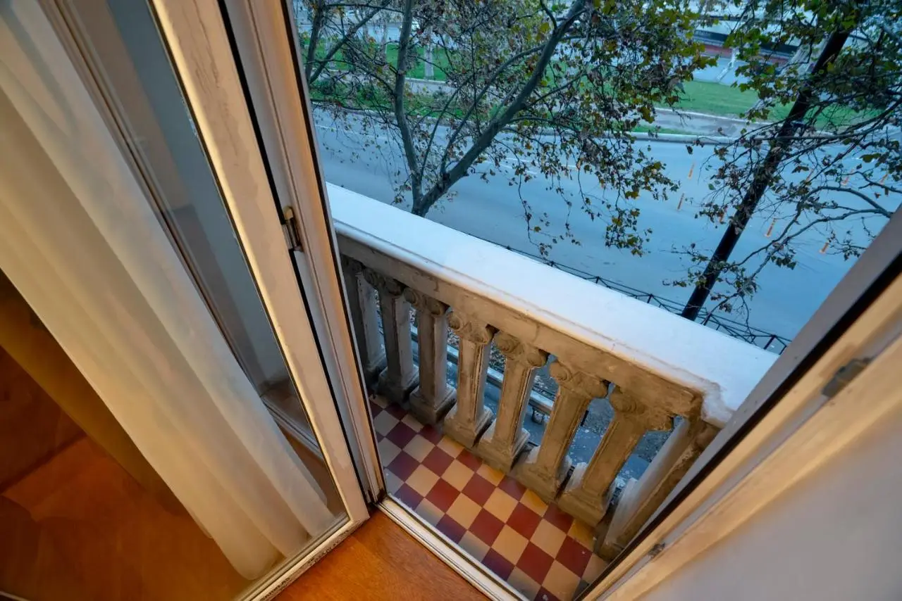 Apartment Baratashvili street