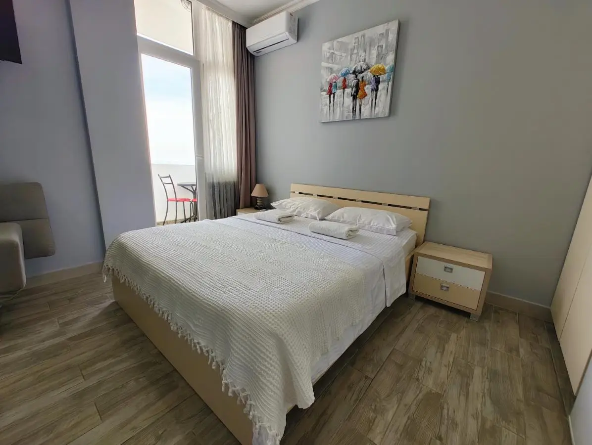 Queen Tamara Apartments