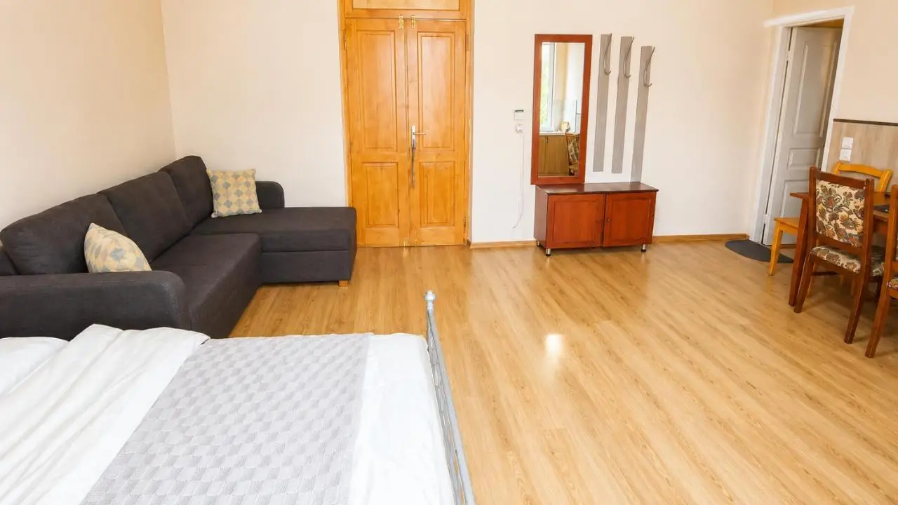 Tuz House R6