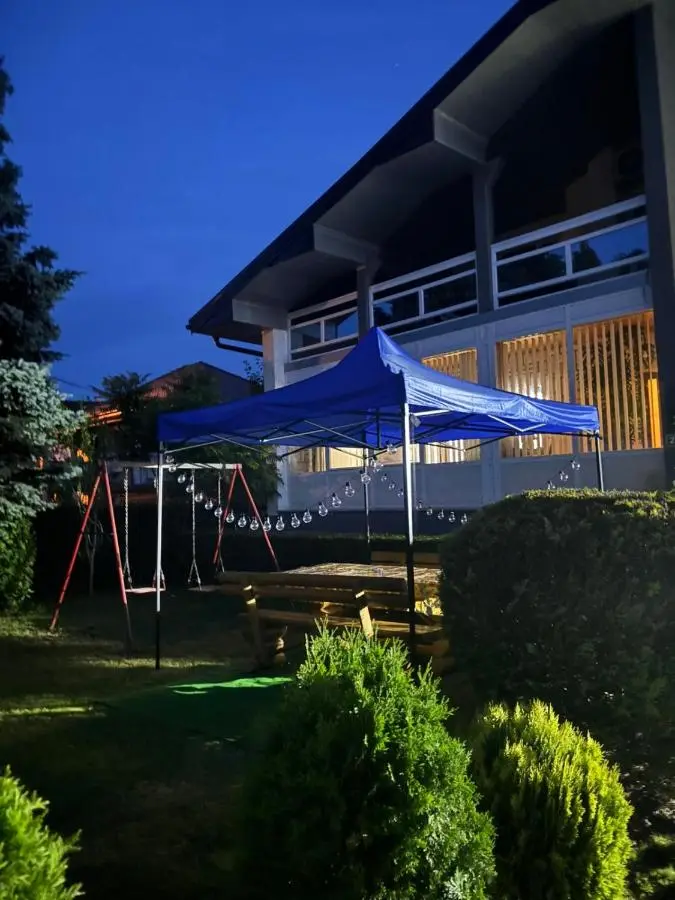 Riverside Resort Una