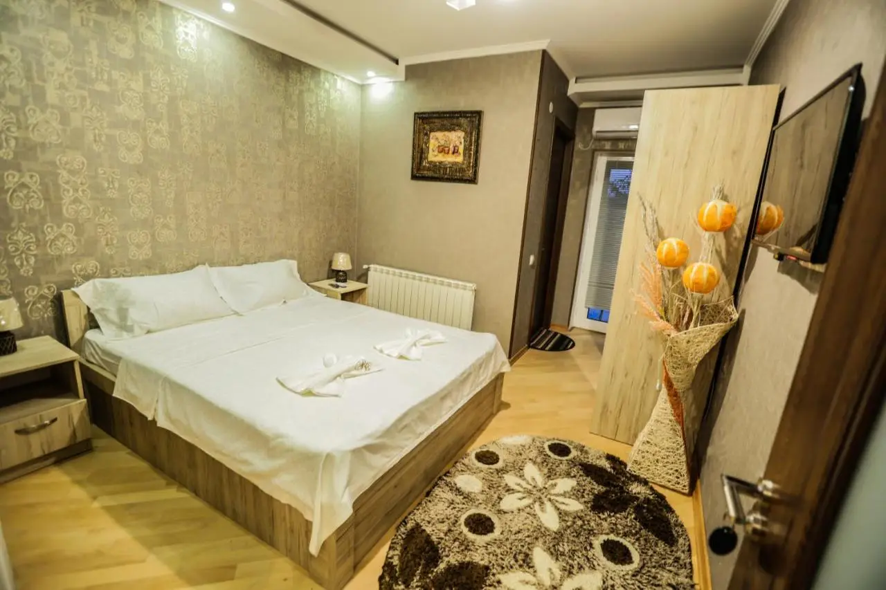 Hotel S.R