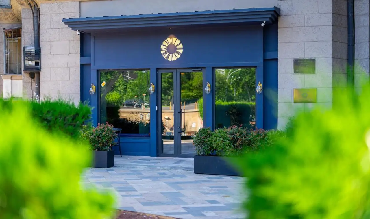 Zorba&Bond Boutique Hotel