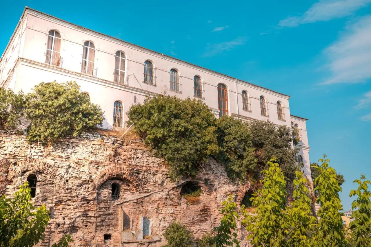 Gulliver Mansion Hotel