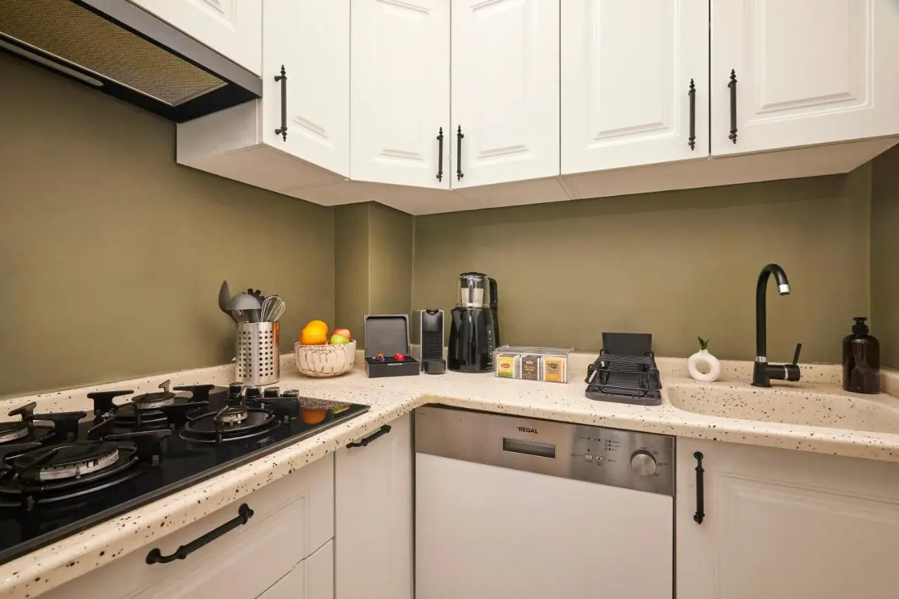 2BR Modern Flat in Nişantaşı 3 Min to Metro Full AC