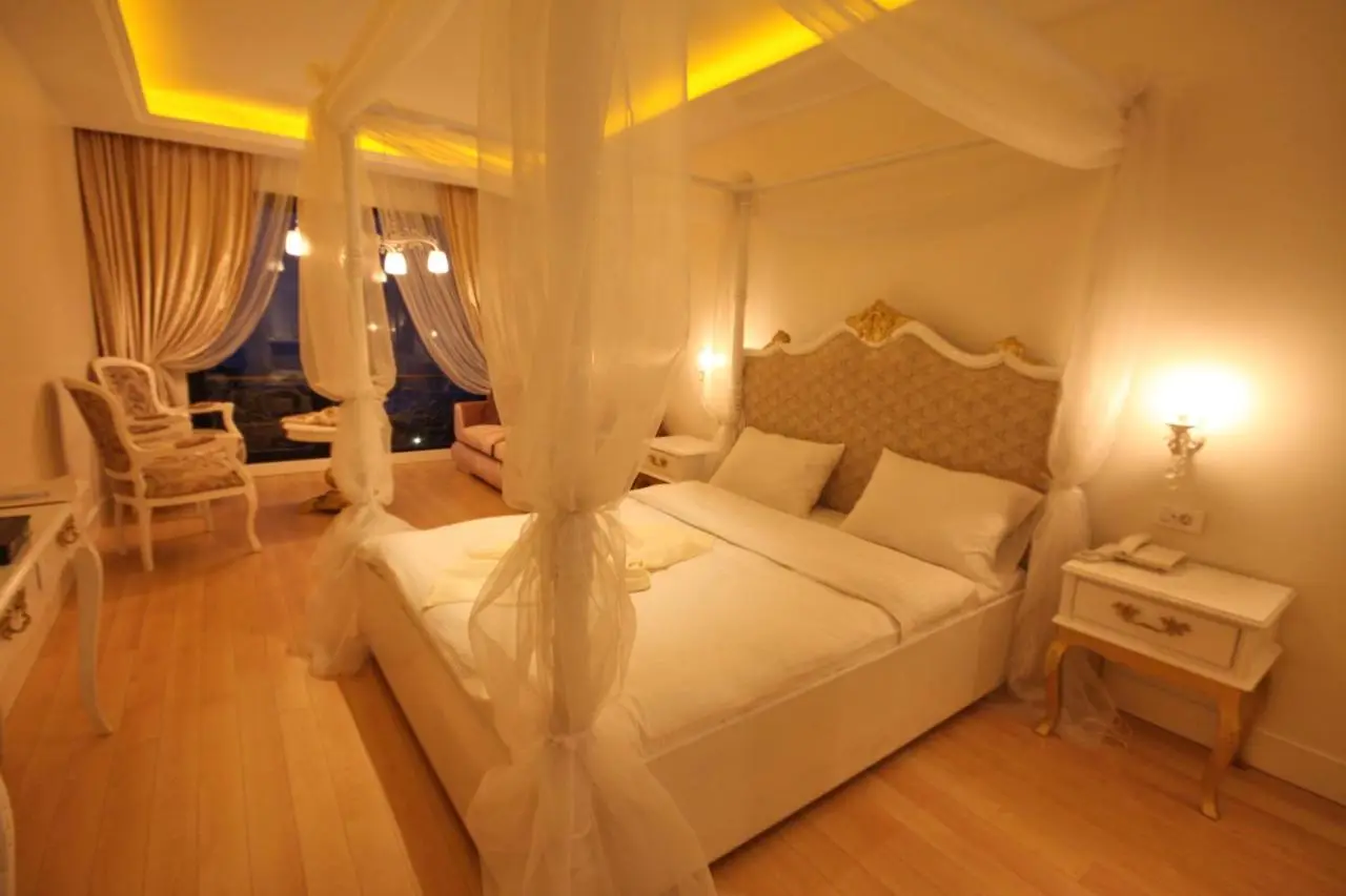 Bab-i Zer Hotel