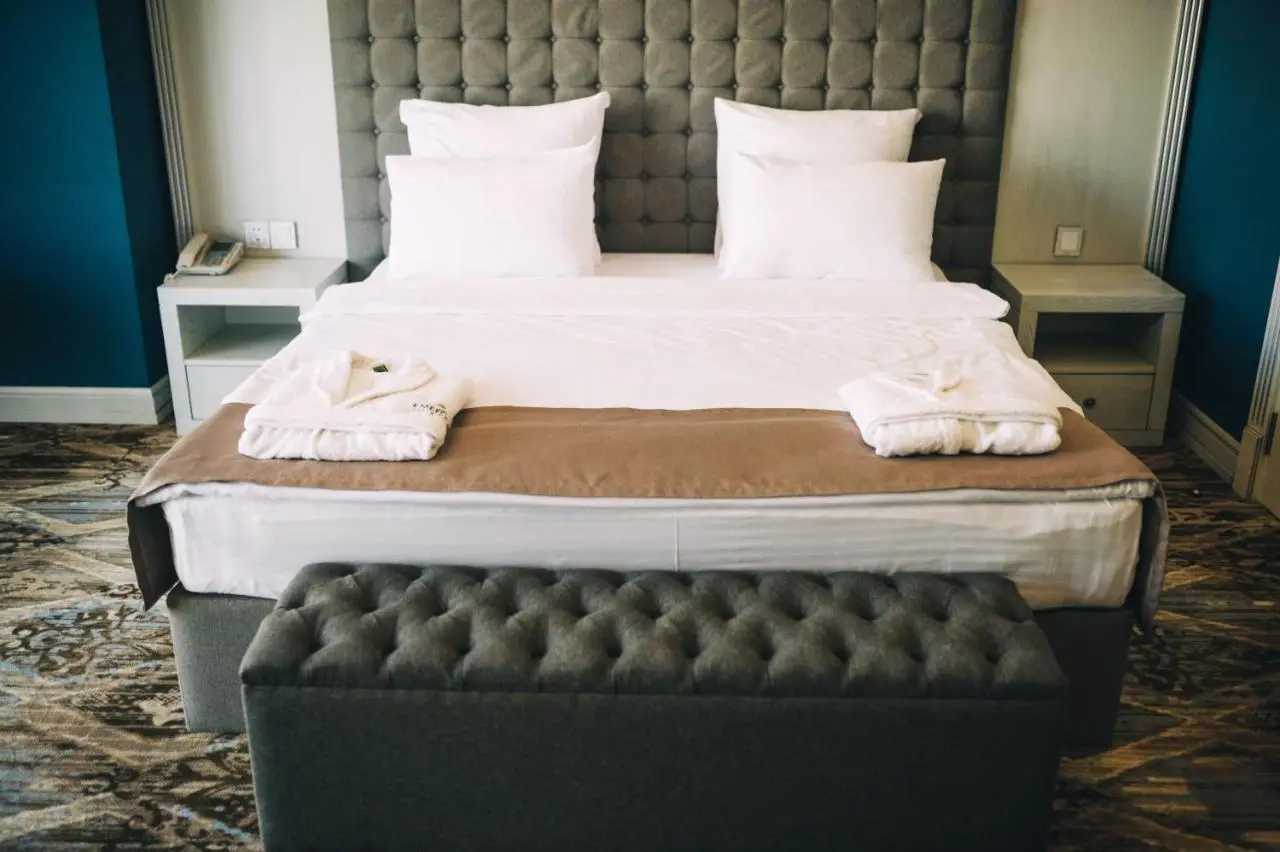 Emerald Suite Hotel