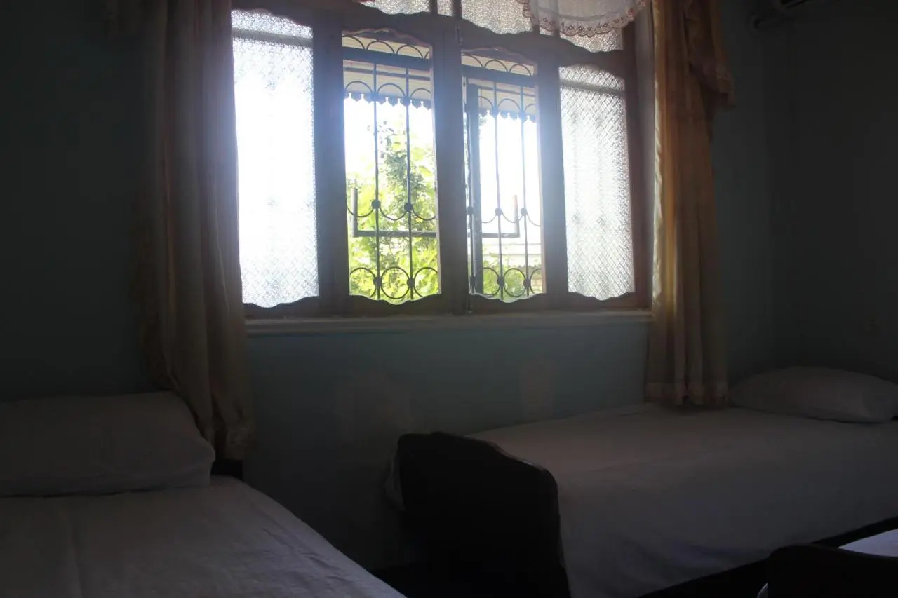 Canal Hostel