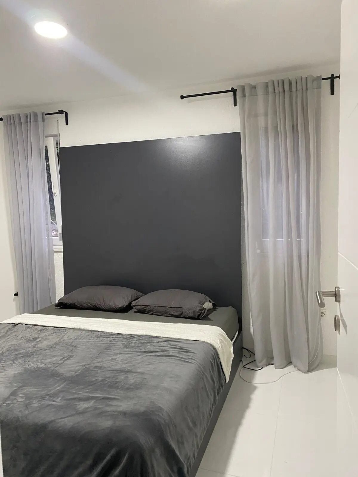 Villa La Familia, exclusive