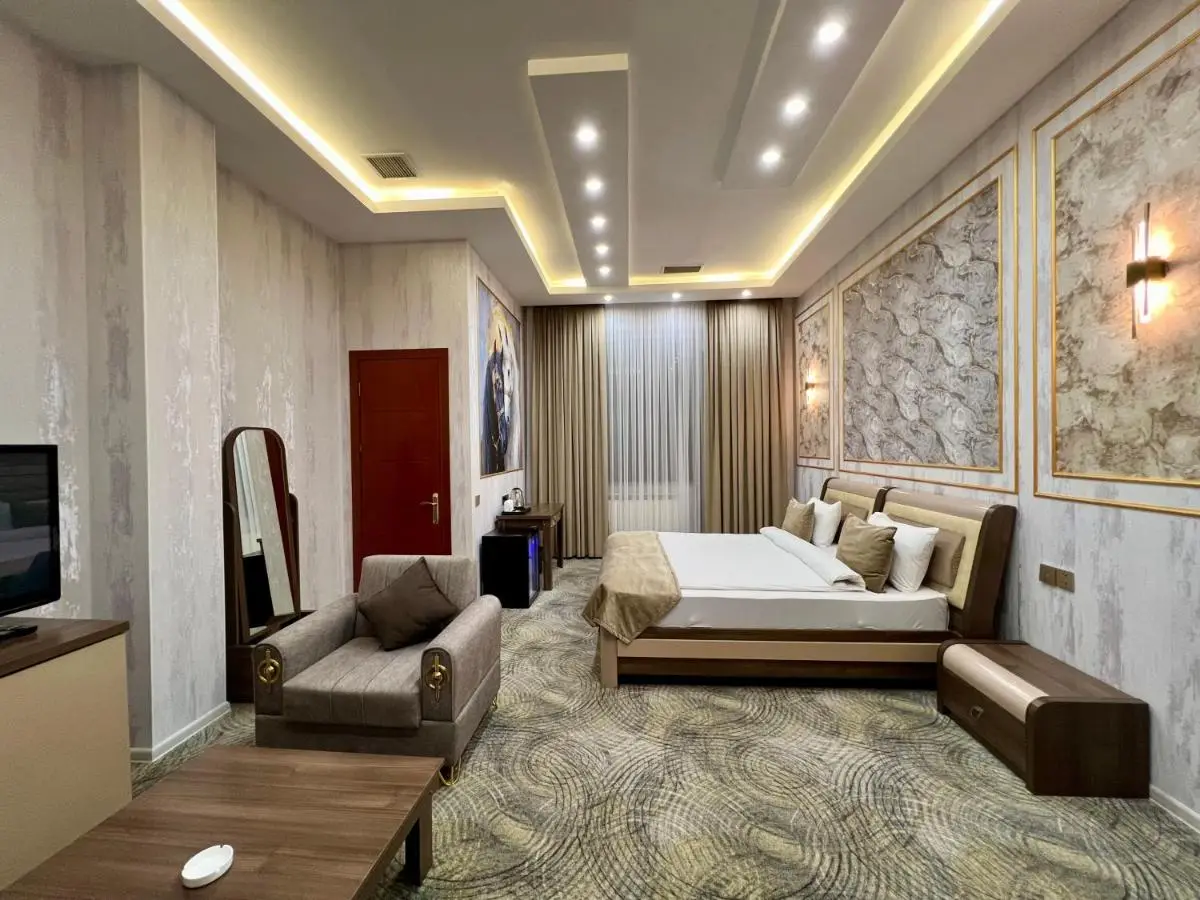 Royal Mansion Hotel