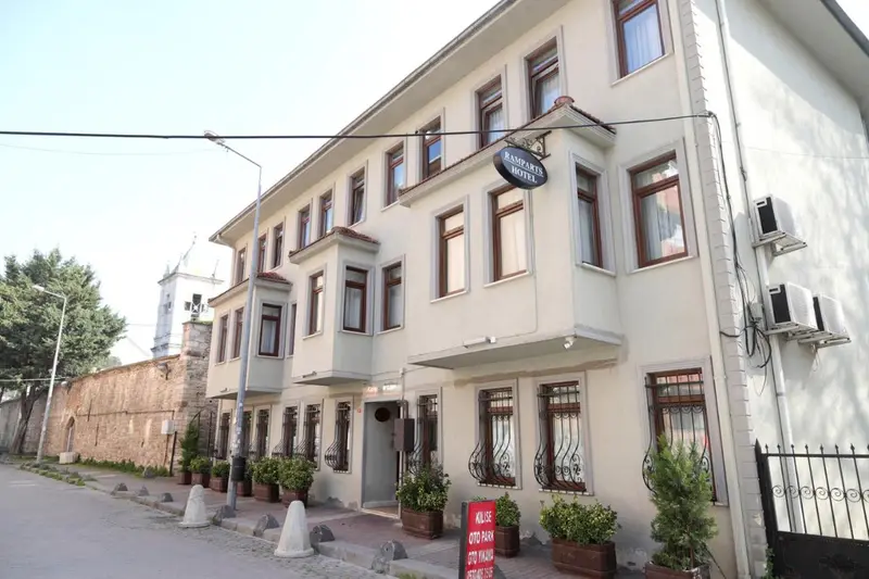 Ramparts Hotel