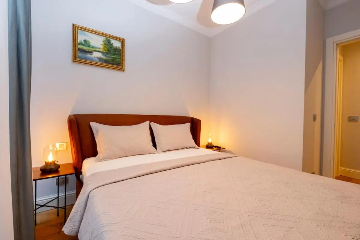 One-Bedroom Residence Apartment in Taksim