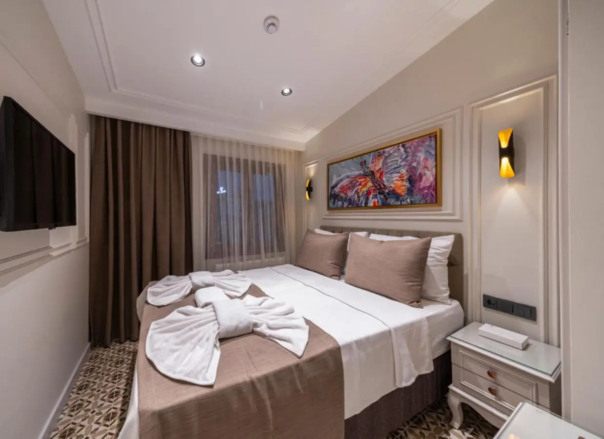 Pera Luna Premium Hotel