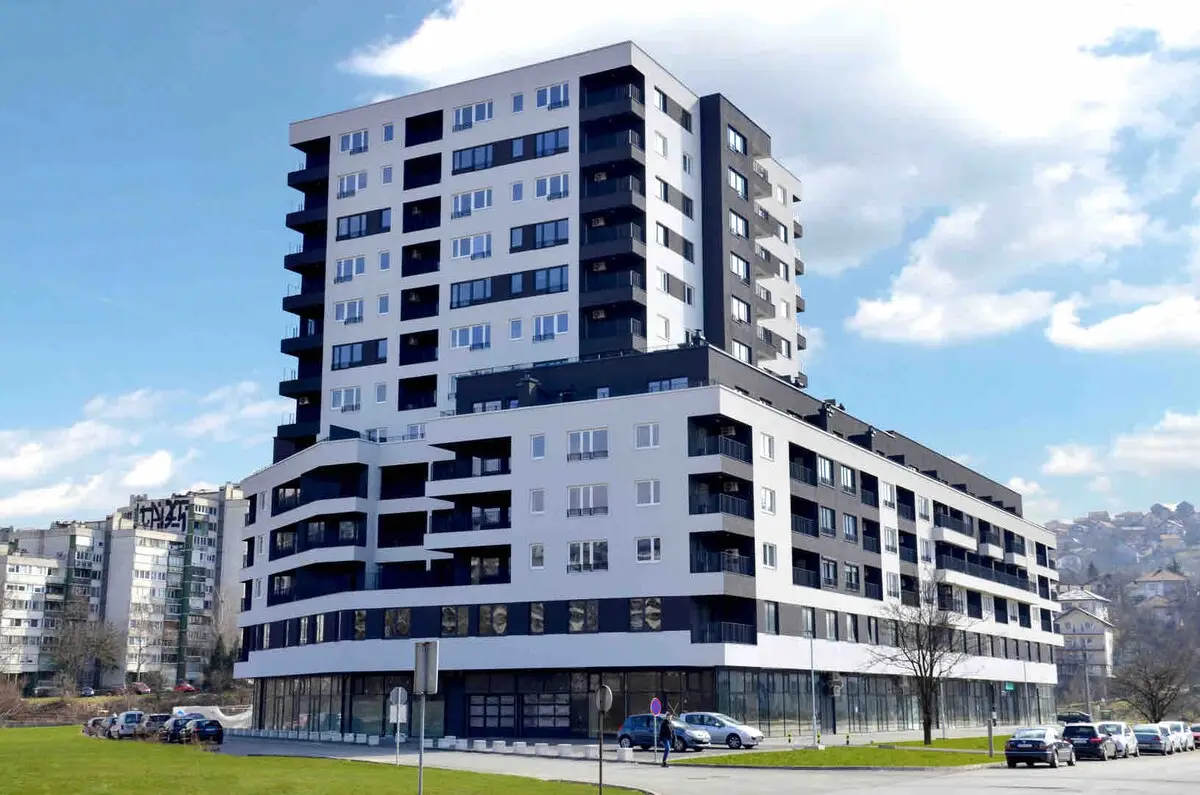 Modern brand new studio@top location+balcony view