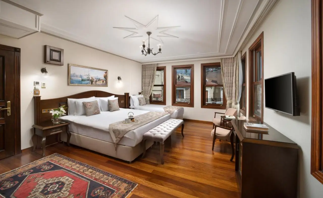 Bender Hotel - Old City