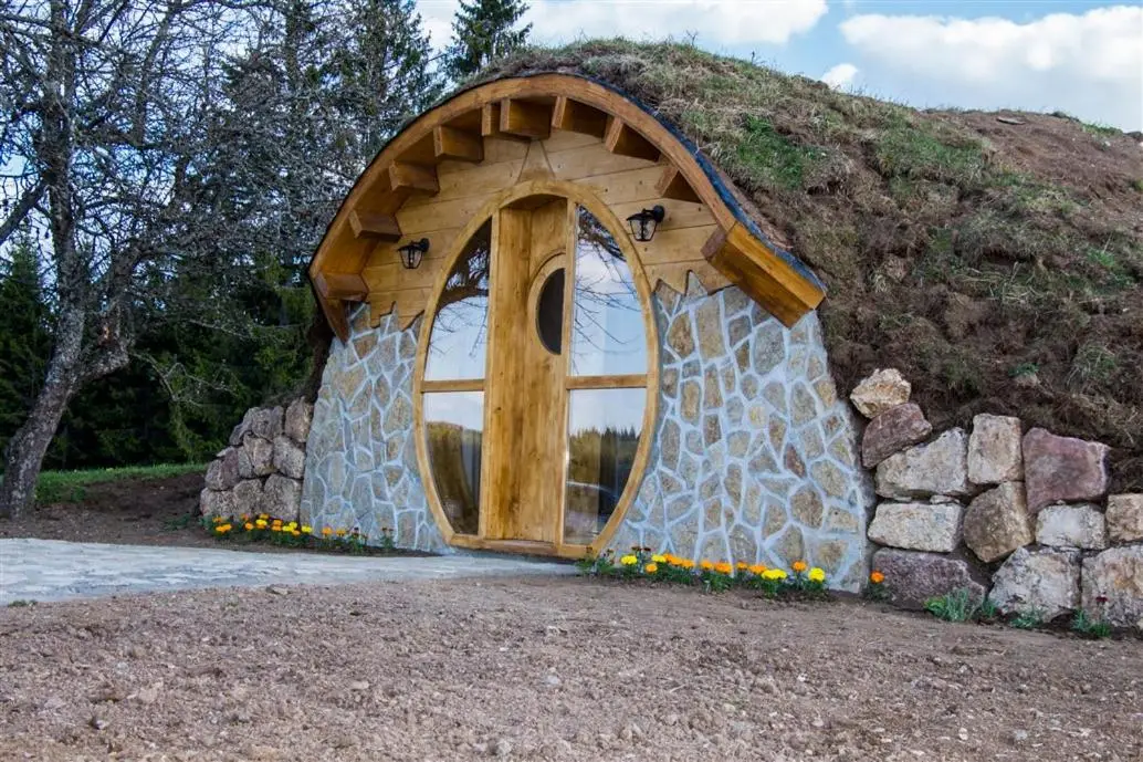 Mountain bungalows and a Hobbit House - Jazavčije Rupe
