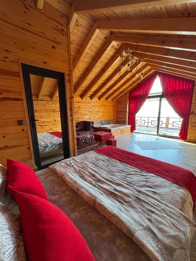 Cela Zeni Suit Bungalov