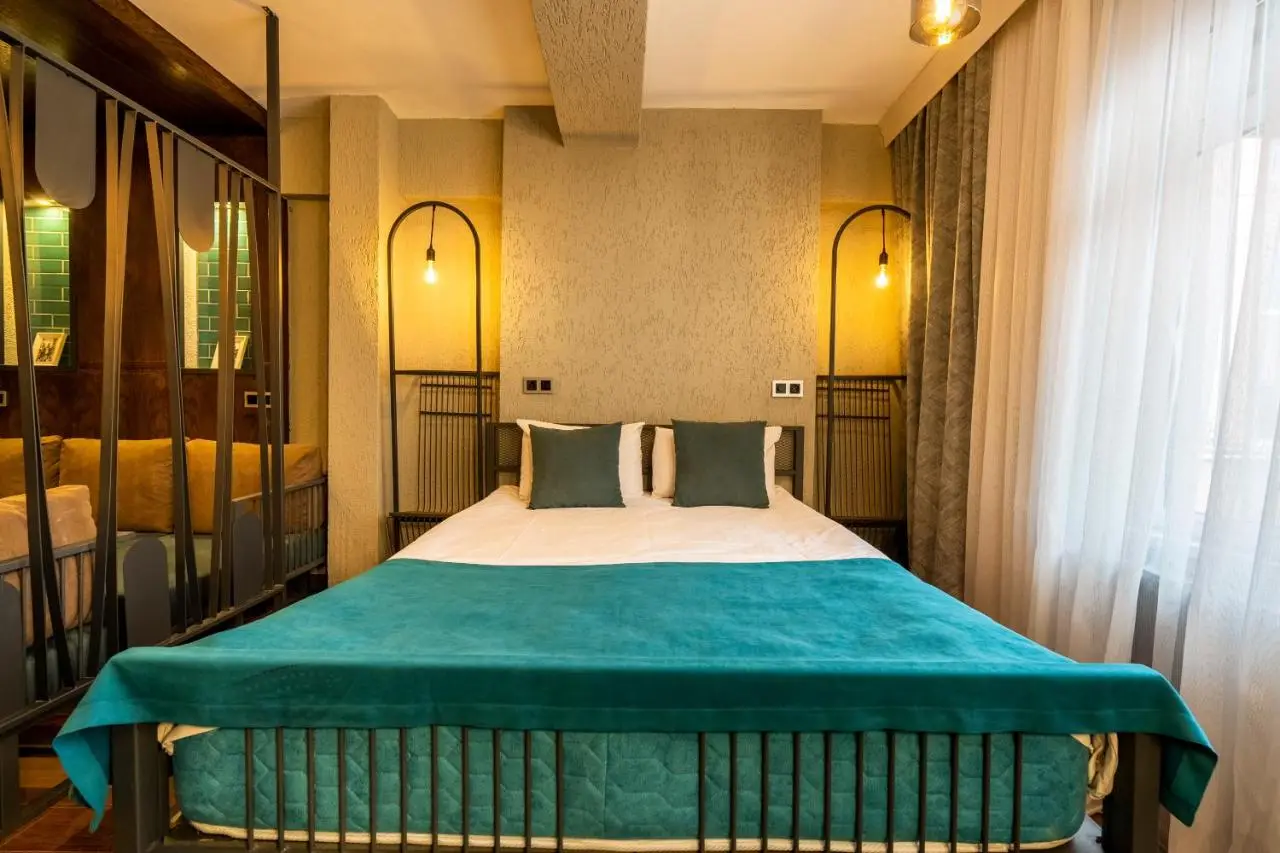 Cube Suites