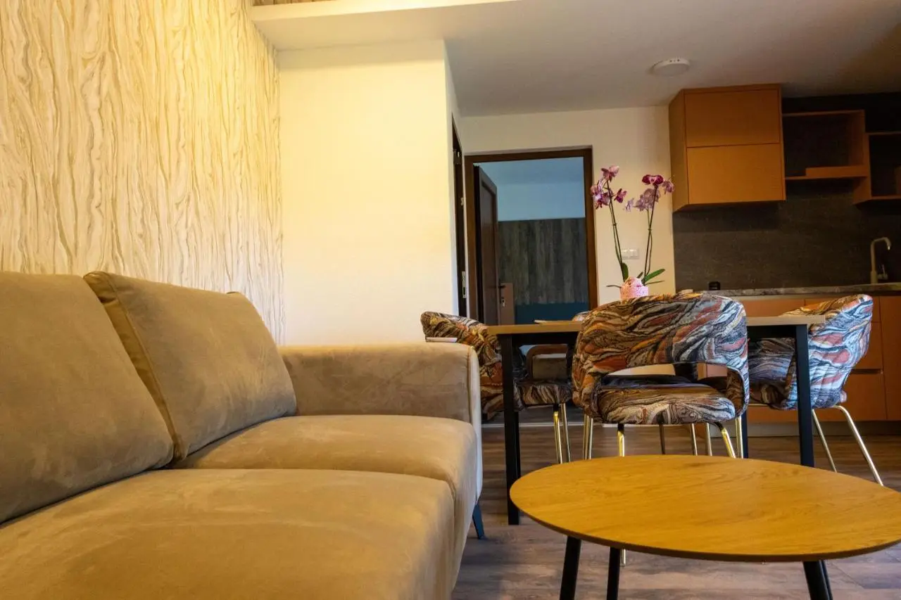 Apartments and Rooms Villa Majestic