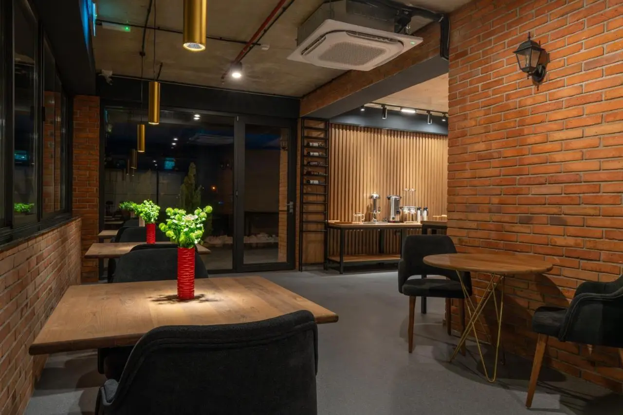 Hotel Tiflida