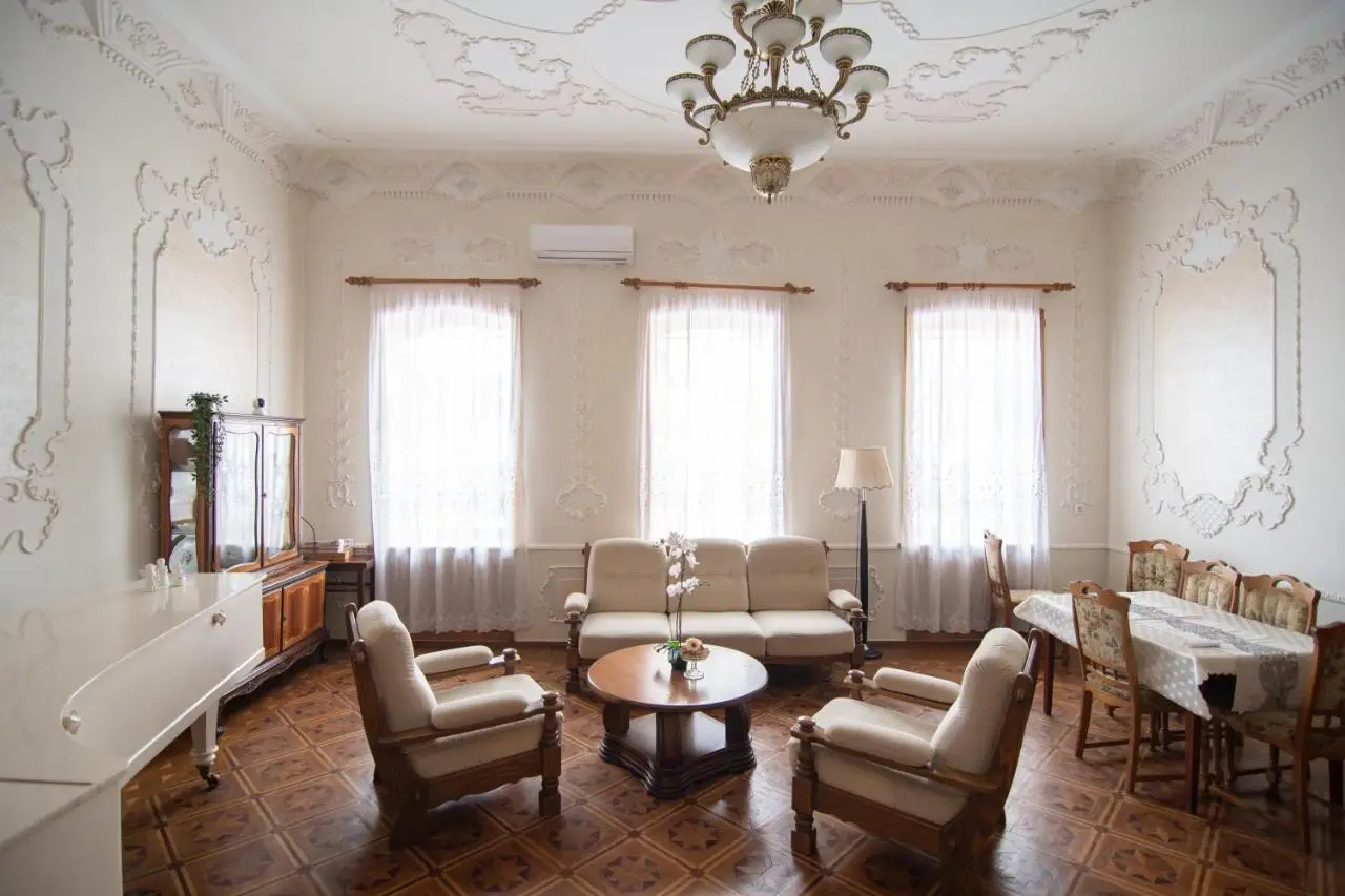 The Grand Piano Hotel