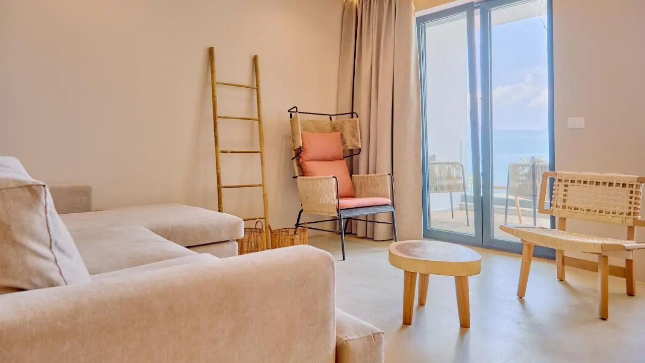 Azar Luxury Suites