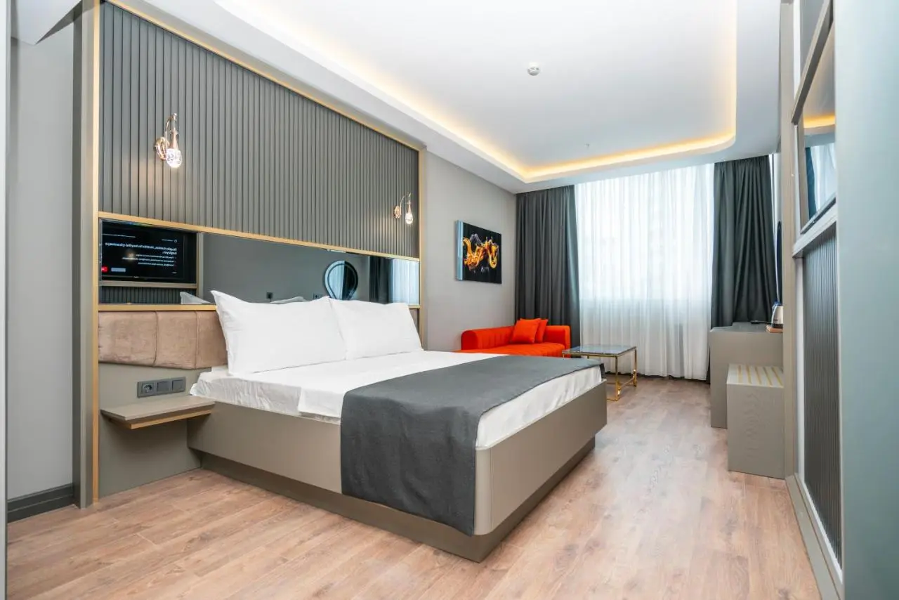 216 Ruby Suite
