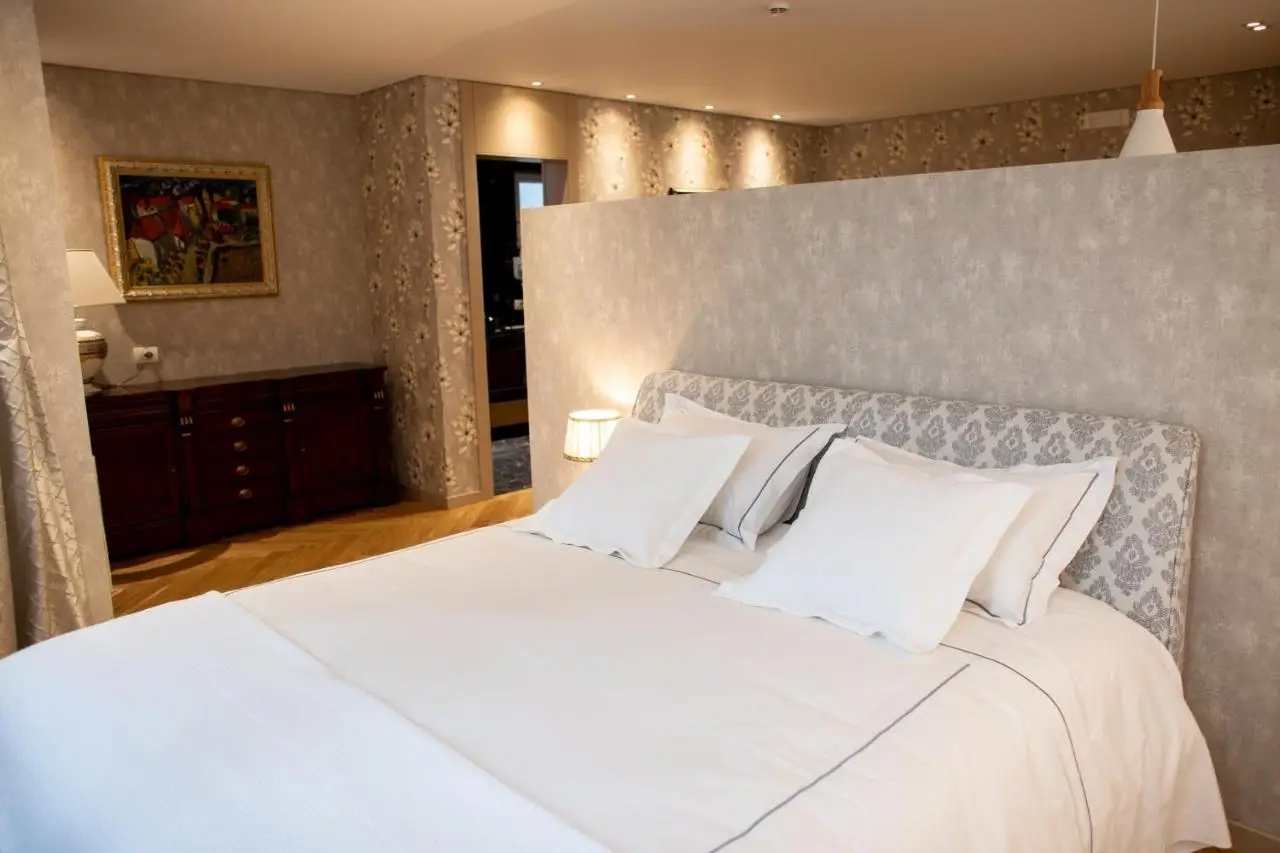 Seven Luxury Suites