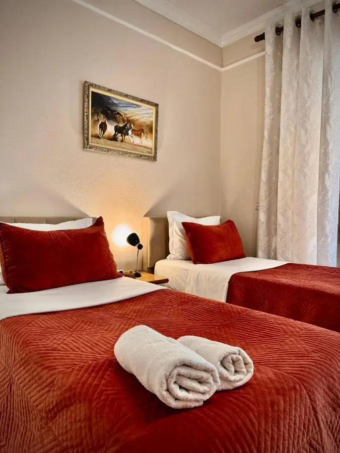 All Seasons Apartments - Free Parking & City Center