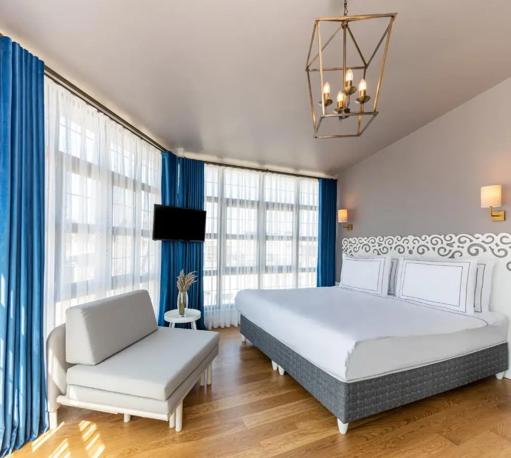 Petros Hotel