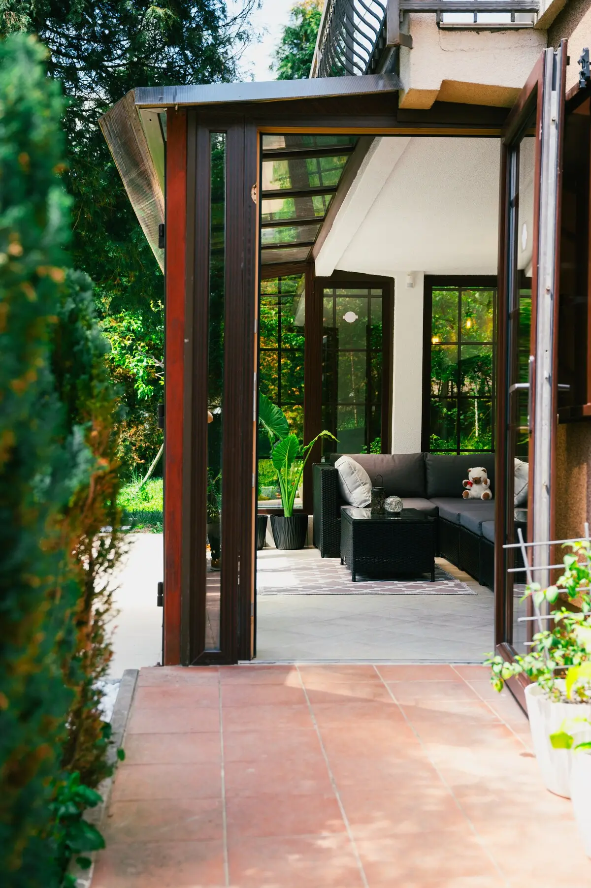 6BDR Holiday Nest - Green Aris