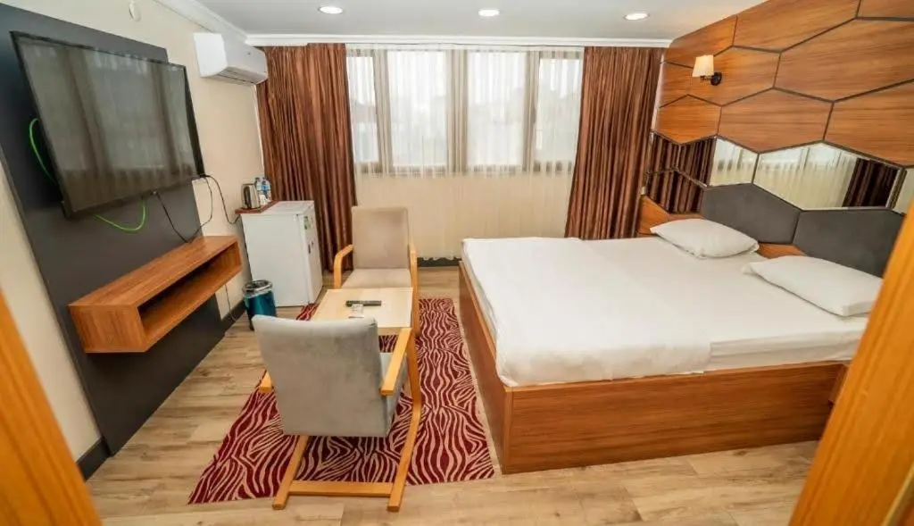 216 Hill Suites