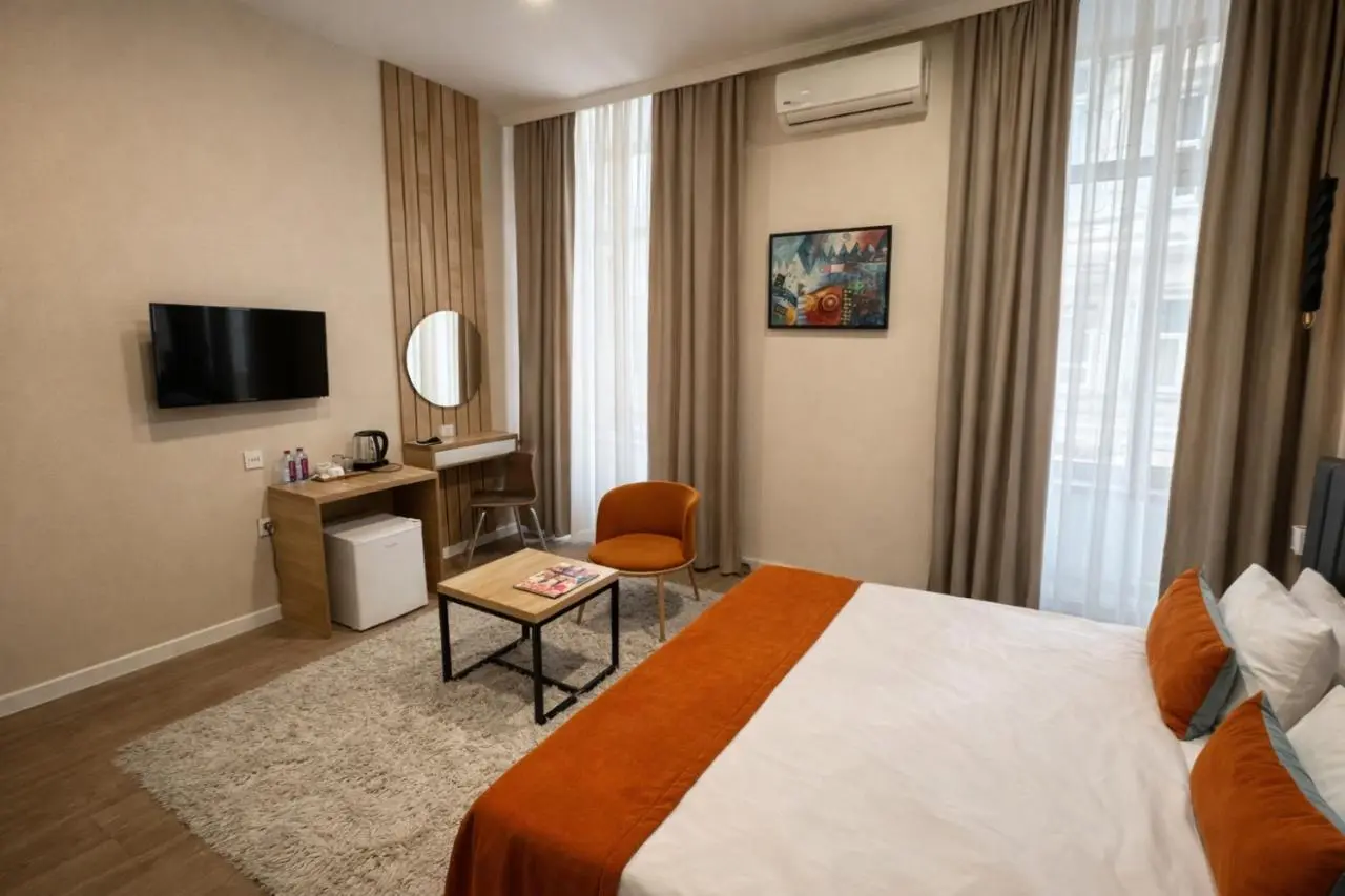The Cozy Eight Hotel