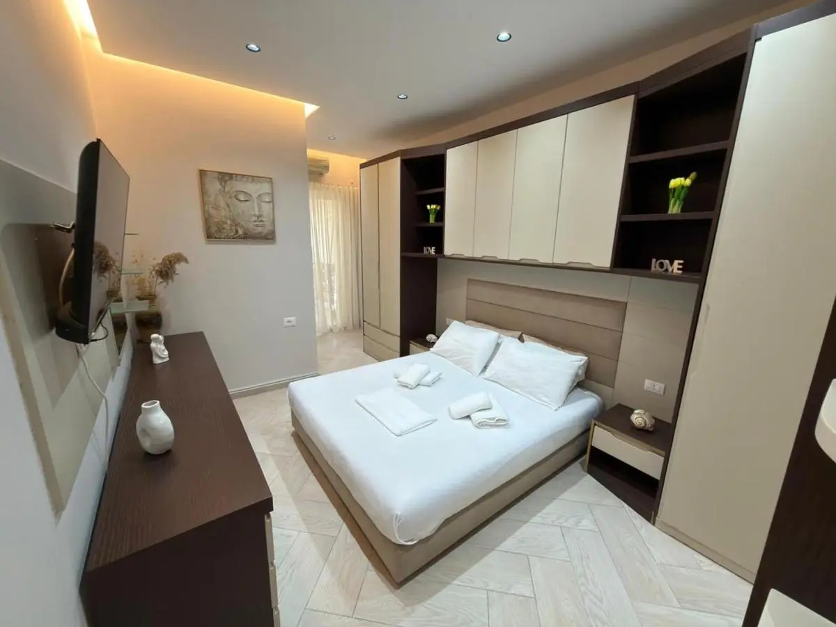 Onis Apartment