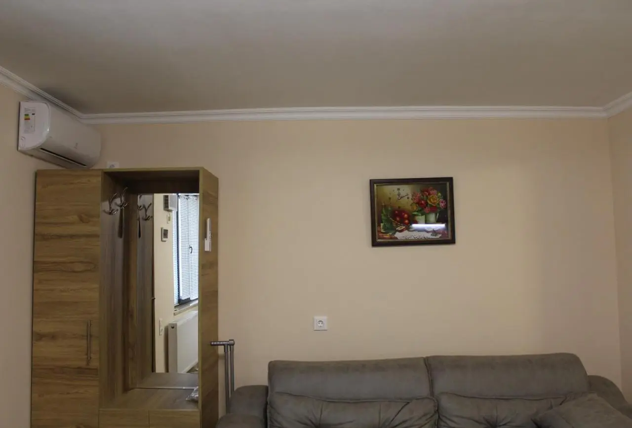 APARTMENT #27