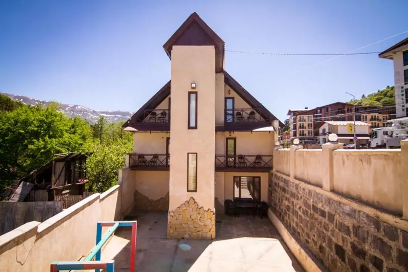 LOVELY HOUSE BAKURIANI