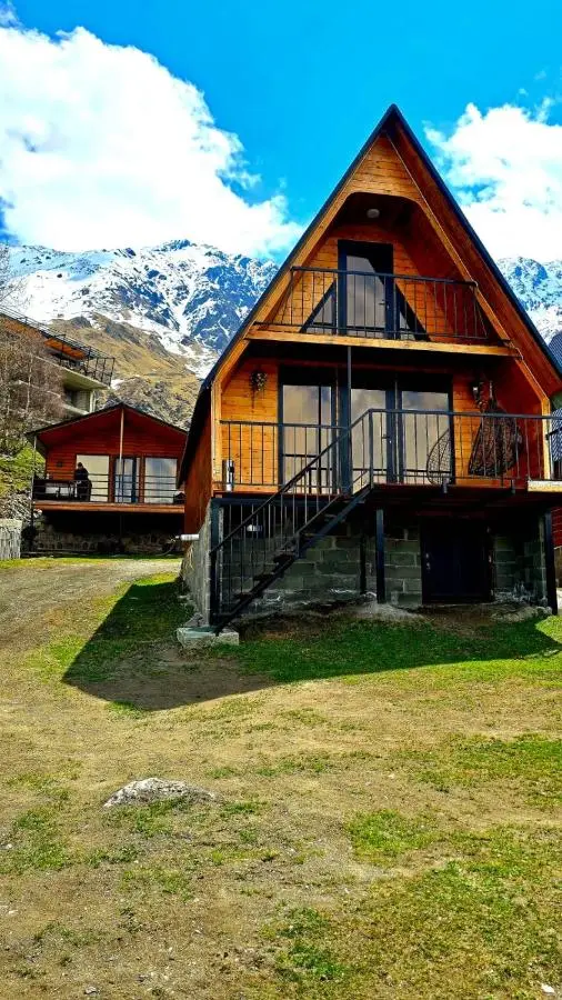 Elia Hut Kazbegi
