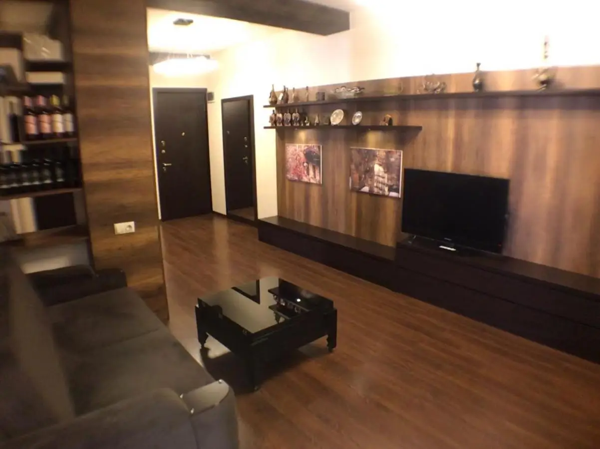 Freedom Square Apartment