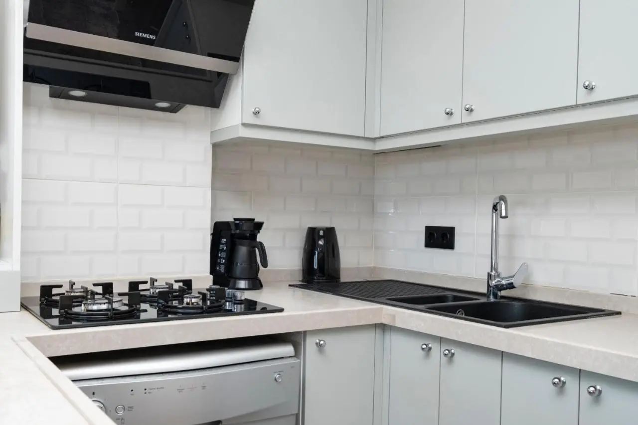 Sea View Two-Bedroom Suite in Managed Residence - Parking and Elevator