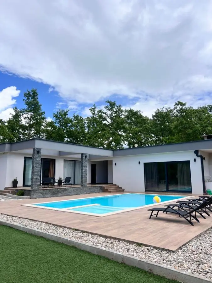Luxury Villa Mojito