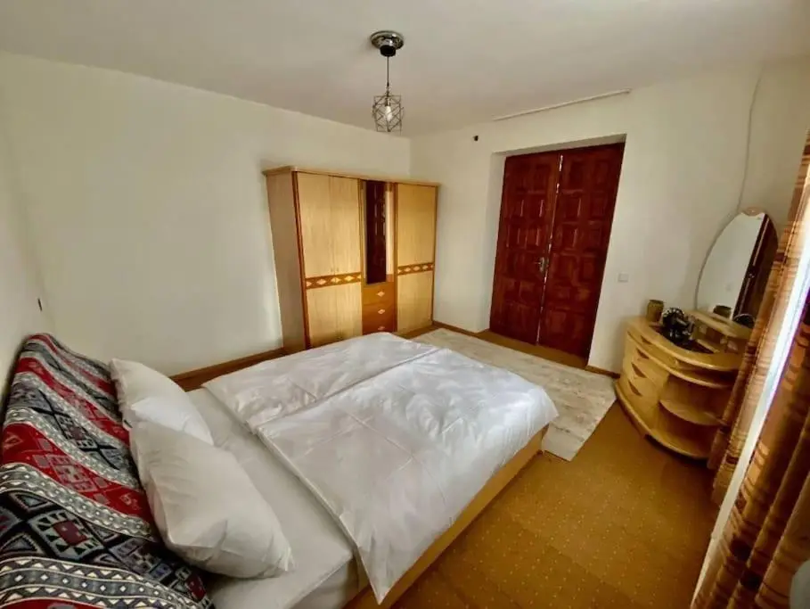 Gudauri Deka House, Balcony & Mountain Views