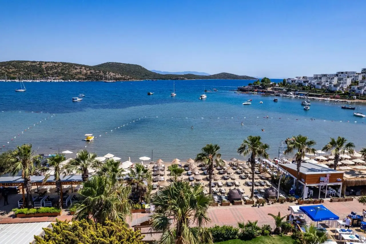 Costa Bitezhan Beach Hotel