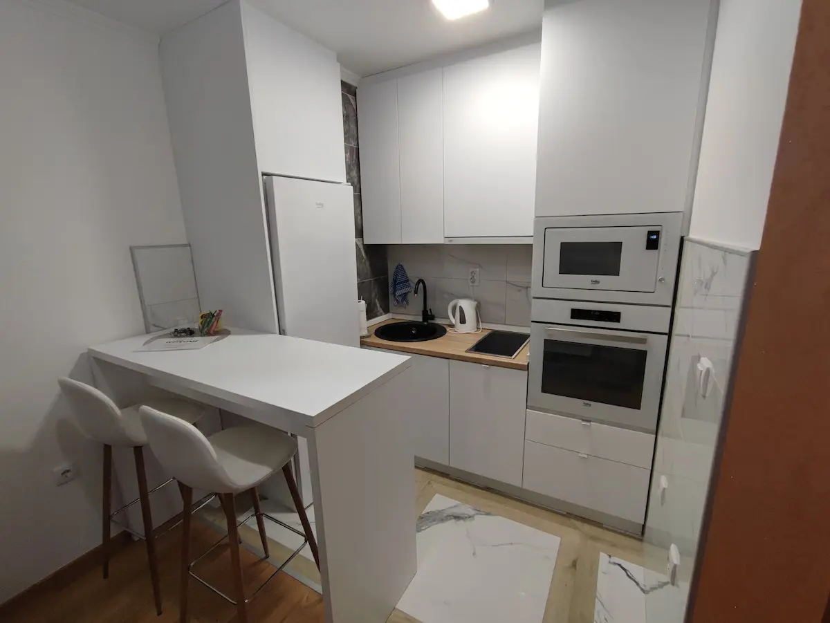 Lovely apartment, own own parking