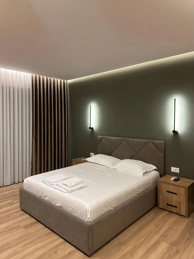 Bright & Modern Family Flat