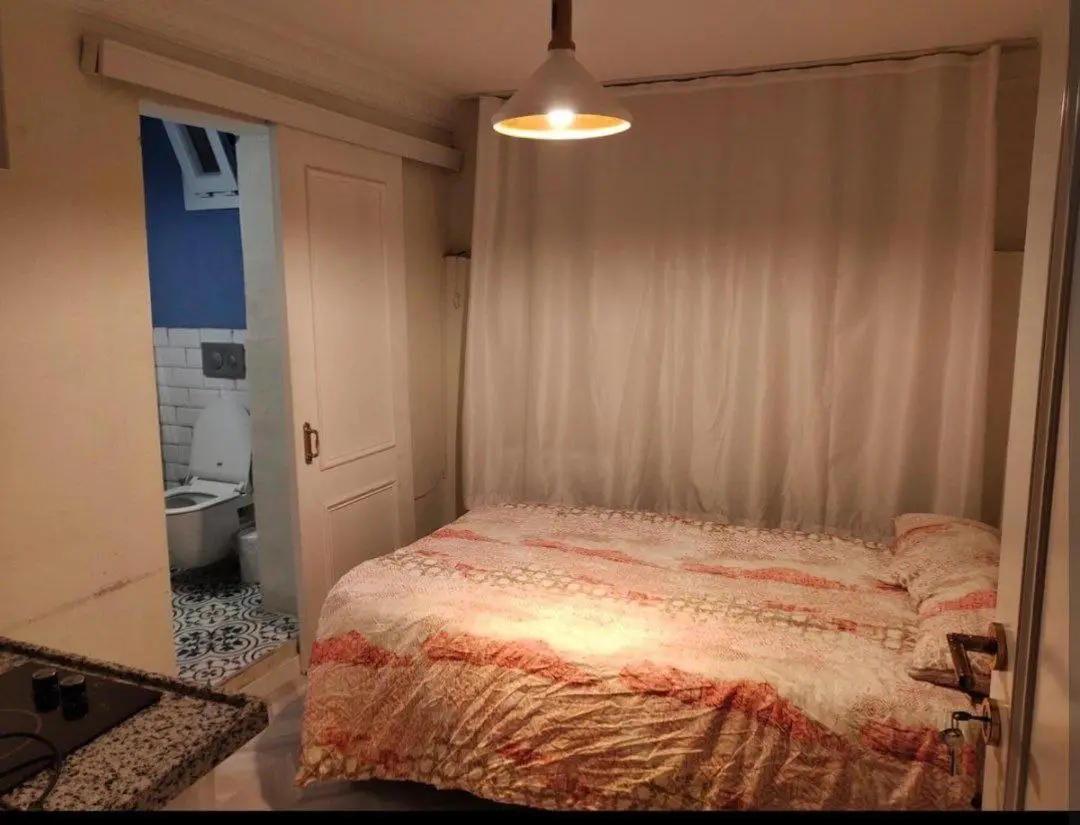 baesment 2BR apt with 2toilet and 2bath 8min to metro #1