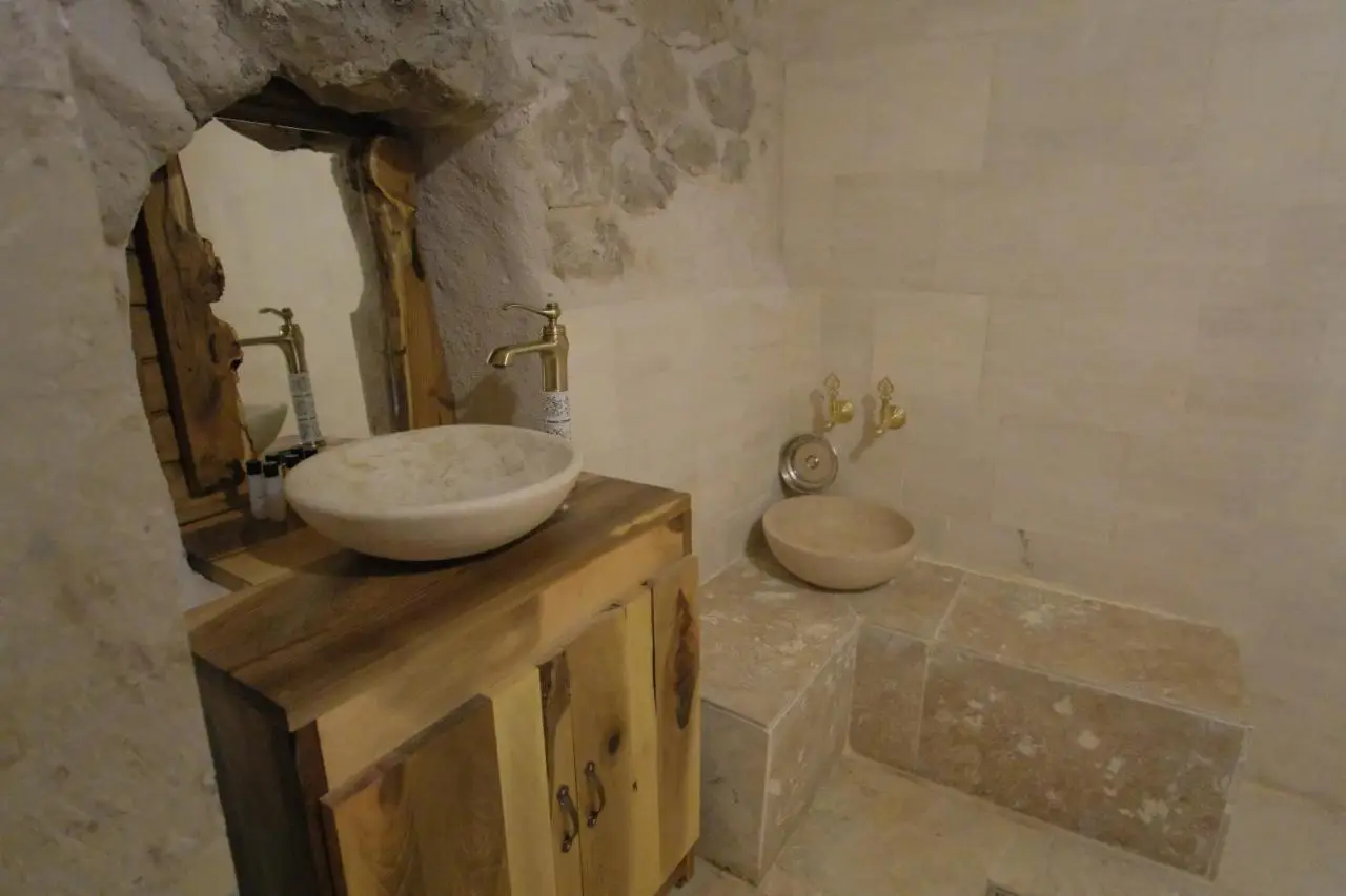 Euphoria Cave House